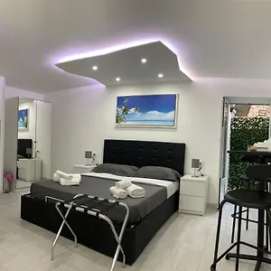 https://rossellas-home.sicilyhotelsitaly.net